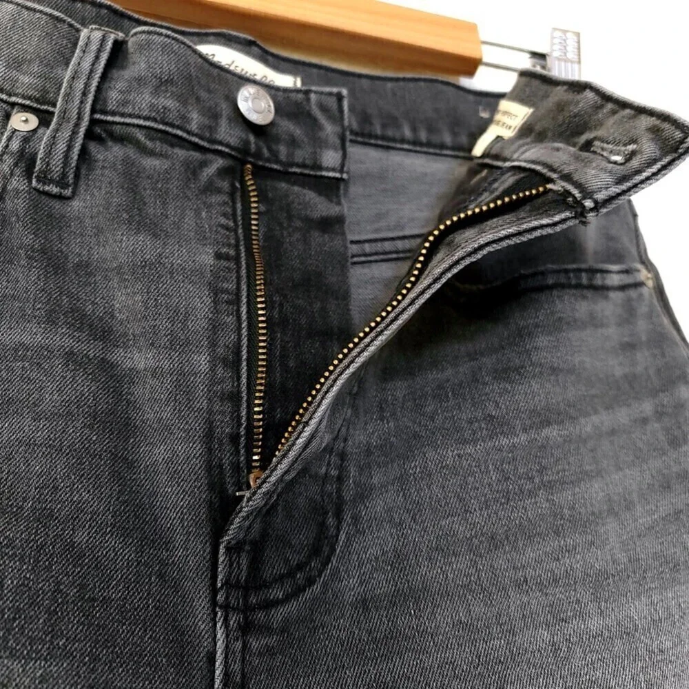 NEW Madewell 90s Perfect Vintage Mom Jean Connell Wash Ripped Edition 26 Gray